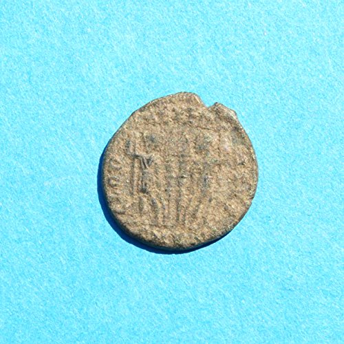 ТОВА е Римският Константин I, император от 306 до 337 година на нашата ера, 2 Войник, 2 Штандарта 21, Бронзова монета, Много