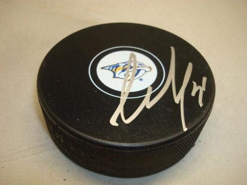 Остин Уотсън подписа хокей шайба Нешвил Предаторз с автограф 1А - Autograph NHL Pucks