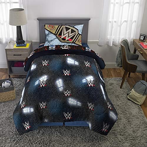 Комплект спално бельо WWE Kids, Стеганое одеало и чаршаф, 4 Предмета, размера на Twin, от WWE