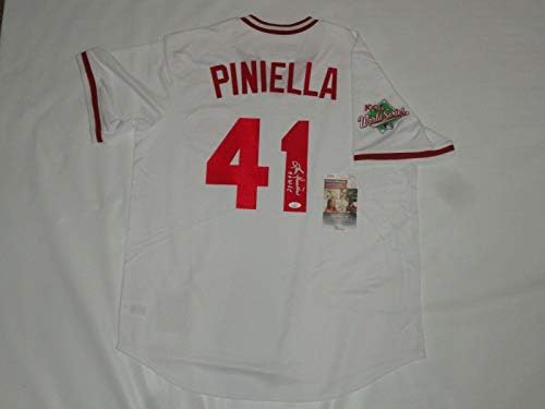 Лу Пиньелла подписа договор с Синсинати Редс на Фанелката на Световните серии 1990 година По лиценз на Jsa Coa - Тениски MLB с автограф