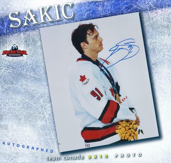 ДЖО САКИЧ Подписа снимка на националния отбор на Канада 8 X 10 -70165 - Снимки на НХЛ с автограф
