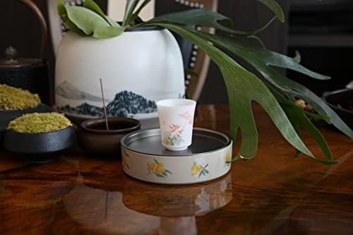 2,3 грама, комплект от 4 чаши за китайски чай, с различни изготвени от ръцете шарки на цветя и птици в традиционен китайски стил.