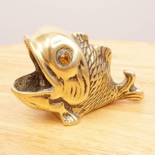 Пепелник за риба, реставрирана UKARETRO || Happy Fish || Реколта от плътен месинг || Риба от плътен месинг с кафяви стъклени очи || Произведено в Англия