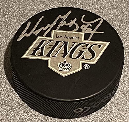 Уейн Грецки е подписал шайбата Лос Анджелис Кингс на горната палуба UDA ПЪЛНОТО ИМЕ на SIG L@@K - за Миене на НХЛ с автограф