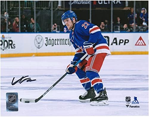 Снимка на Адам Фокс Ню Йорк Рейнджърс с автограф 8 x 10 Синьо на цвят с шайбата - Autograph NHL Pucks