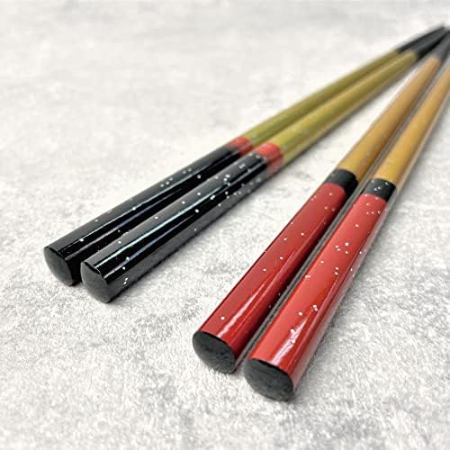 Японски пръчки Премиум-клас за Еднократна употреба, комплект от 2 теми [Произведено в Япония], Традиционни дървени пръчици за хранене с лак (Snowstorm BK/RD (YM203))